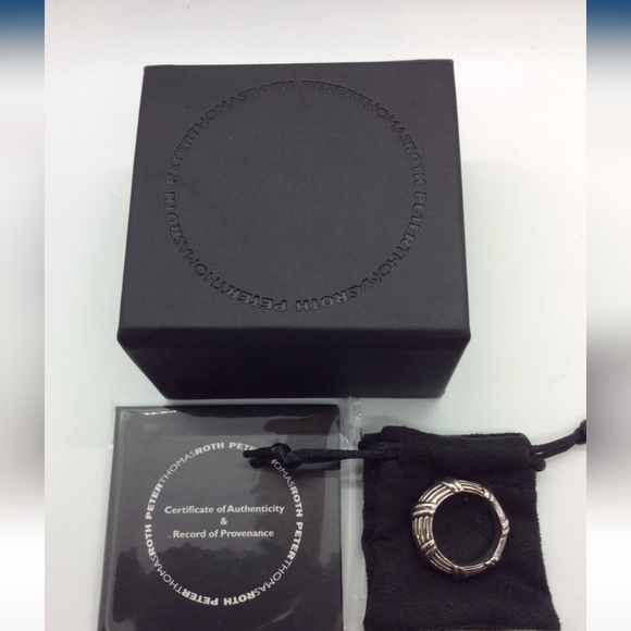 New. Peter Thomas Roth sterling silver ring size 10. Higher end maker. Comes as